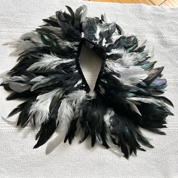 Zara Black and Gray Feathered Necklace Accessory - Picture 7 of 8